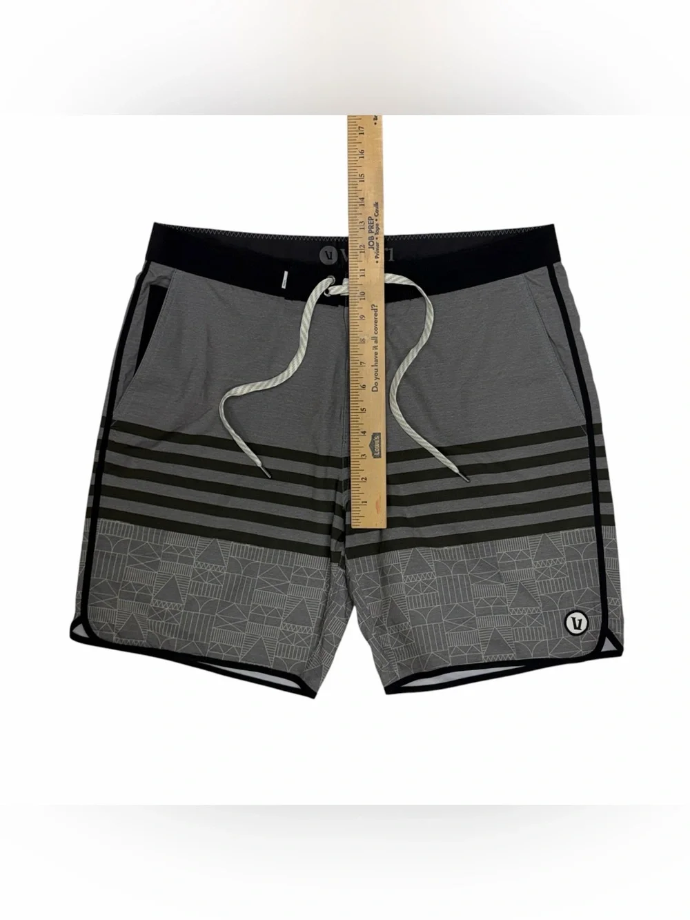 Vuori Cruise Board Shorts Mens 34 Grey 7” Performance Swim Beach Surf Trunk V314